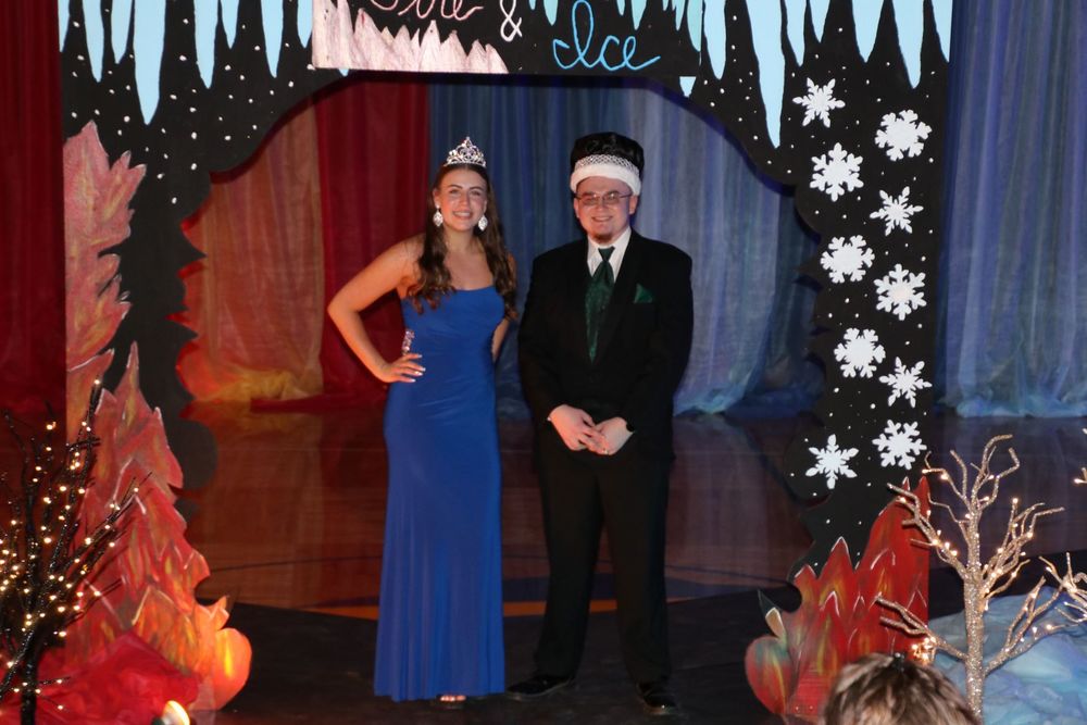 2022 prom queen and king